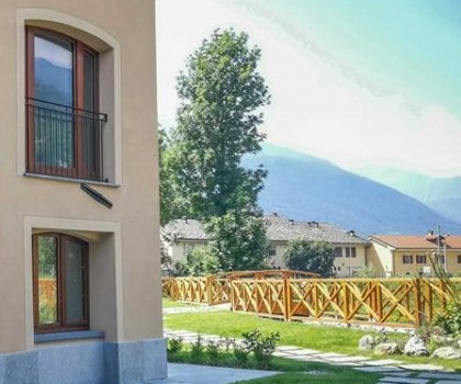 EDILIZIA RESIDENZIALE-Nuovo complesso residenziale “Antico Mulino” ad Aosta - 2017
Questo intervento ha permesso di ridar vita a un delizioso angolo storico del capoluogo valdostano. Abbiamo eseguito il recupero di una cascina con il restauro, il risanamento conservativo e la ristrutturazione dei due fabbricati rimanenti, conservando la tipologia costruttiva già esistente. L'utilizzo di materiali e tecnologie edilizie performanti ha permesso di ottenere 8 nuovi alloggi distribuiti in 3 fabbricati, tutti in classe energetica A.  